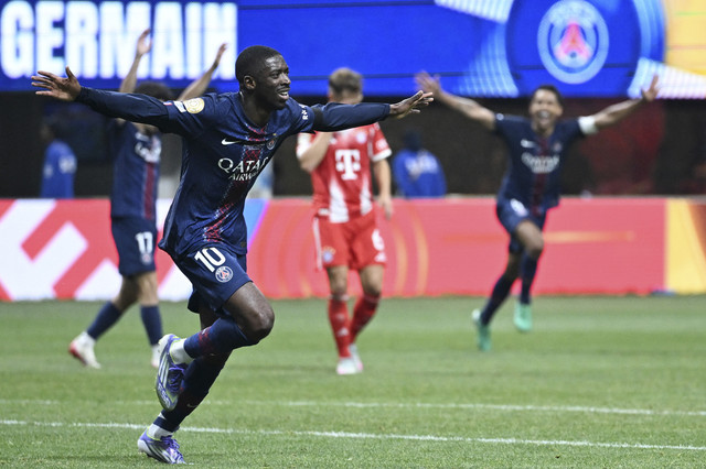 Pemain Paris Saint Germain Ousmane Dembele berselebrasi usai mencetak gol ke gawang Bayern Muenchen dalam pertandingan perempat final Piala Dunia Antarklub 2025 di Stadion Mercedes-Benz, Atlanta, Amerika Serikat, Sabtu (5/7/2025). Foto: Patricia De Melo Moreira/AFP