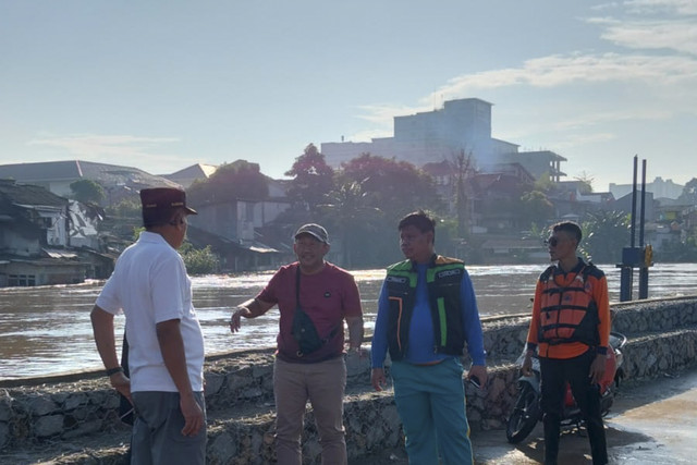 Banjir menggenang sejumlah titik di Jakarta, Minggu (6/7/2025). Foto: Dok. BPBD Jakarta