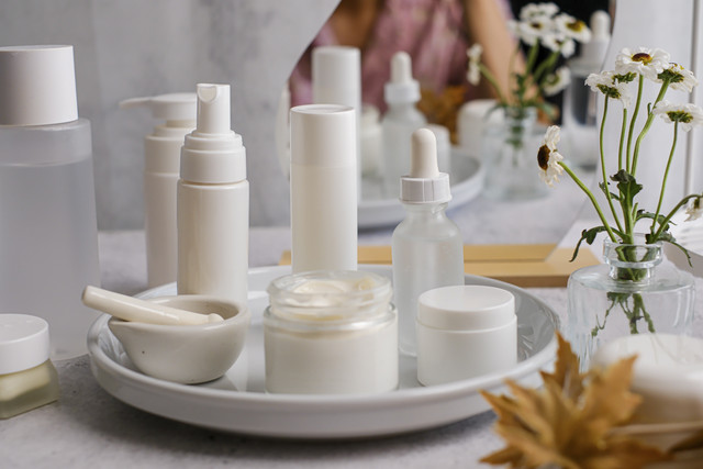 Ilustrasi Apakah Retinol dan Niacinamide Bisa Dipakai Bersamaan? Begini Kata Dokter Kulit. Foto: Shutterstock