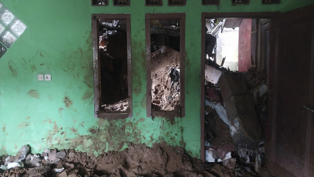 Bencana longsor di Kampung Rawasedek, Desa Megamendung, Kecamatan Megamendung, Kabupaten Bogor, Sabtu (6/7/2025). Foto: Dok. Istimewa