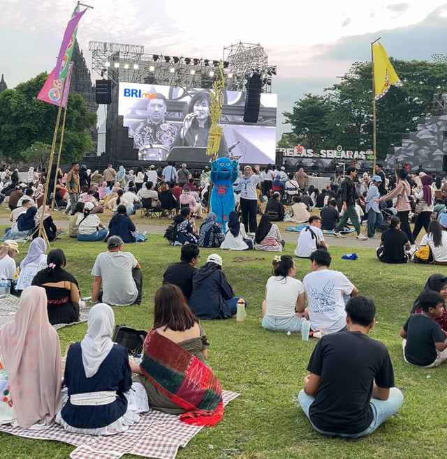 Monster Narkoba hadir di tengah-tengah penonton Prambanan Jazz Festival (PJF) 2025. Foto: Dok. Istimewa