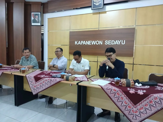 Komisi A DPRD DIY saat bertemu dengan jajaran Kapanewon Sedayu, Bantul. Foto:  Dokumen Istimewa