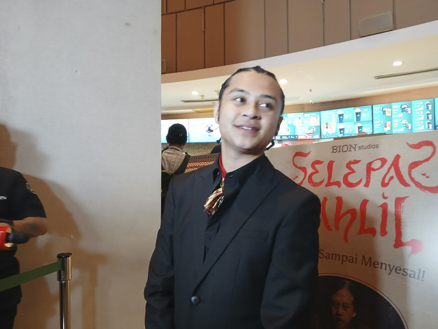 Bastian Steel dalam konferensi pers film Selepas Tahlil di XXI Epicentrum, Minggu (6/7/2025). Foto: Vincentius Mario/kumparan