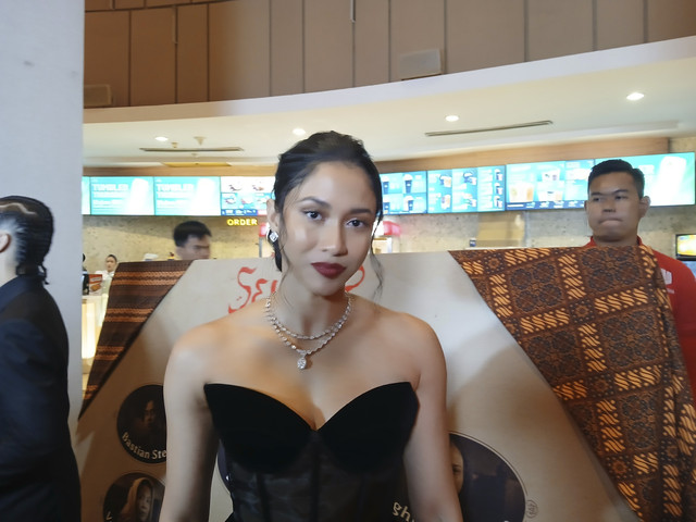 Aghniny Haque dalam konferensi pers film Selepas Tahlil di XXI Epicentrum, Minggu (6/7/2025). Foto: Vincentius Mario/kumparan