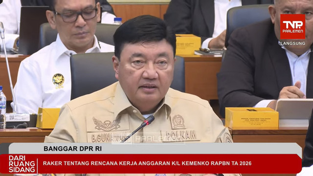 Menko Polkam Budi Gunawan menyampaikan paparan saat rapat kerja Badan Anggaran DPR RI bersama Menteri Kabinet Merah Putih di Kompleks Parlemen, Senayan, Jakarta, Senin (7/7/2025). Foto: Youtube/ TVR Parlemen