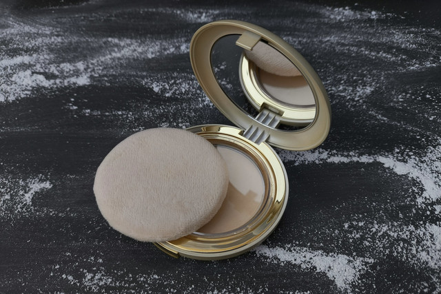 Ilustrasi Setting Powder Terbaik. Sumber: Unsplash/AnnaEvans