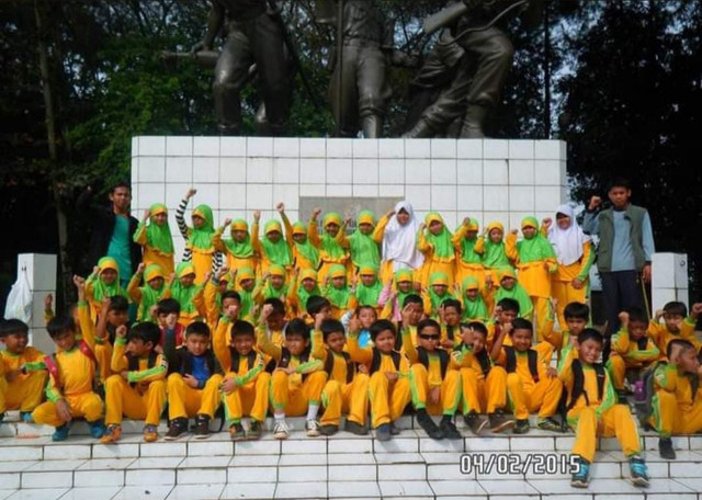 Foto Fieldtrip bersama Teman-Teman SD (Dokumen pribadi)