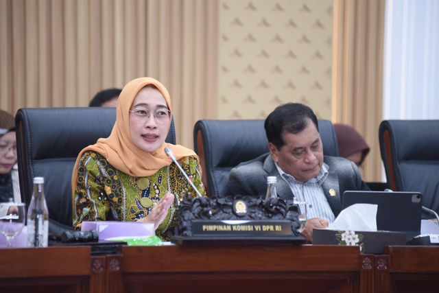 Ketua Komisi VI DPR RI, Anggia Ermarini (kiri). Foto: Dok. Istimewa