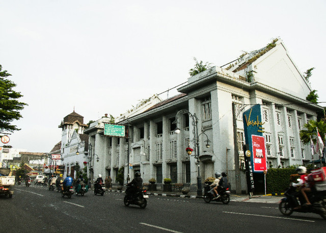 Ilustrasi Sejarah Jalan Inhoftank Bandung, Unsplash/Abdul Ridwan