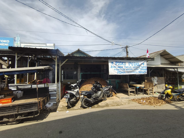 Suasana rumah cucu di Desa Karangsong Kecamatan Indramayu yang digugat kakeknya. Foto: kumparan