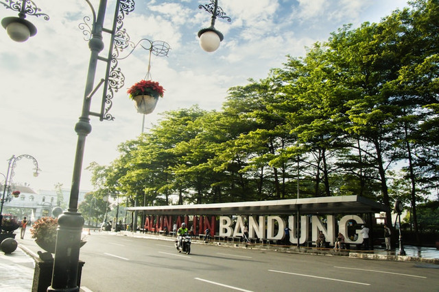 Ilutrasi untuk sejarah Jalan Otista Bandung. Foto: Unsplash/Abdul Ridwan