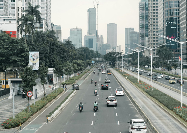 Ilustrasi Sejarah Jalan Daan Mogot, Unsplash/Yusron El Jihan