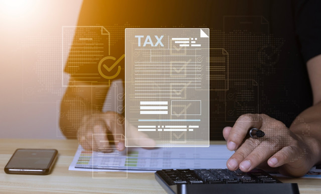 Ilustrasi digitalisasi pelaporan pajak daerah. Foto: Graphic and Photo Stocker/Shutterstock