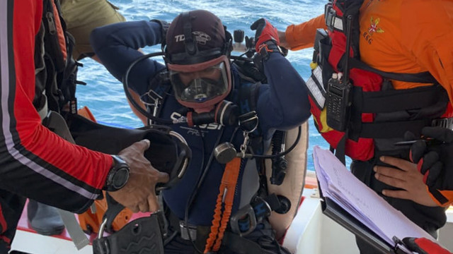 Pencarian Turis Arab Saudi bernama Alhawsawi Asad Mohammed A (laki-laki, 29 tahun) hilang terseret arus saat berenang di Pantai Batu Belig. Foto: Dok. Basarnas Bali