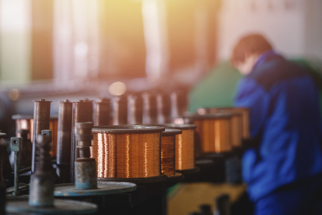 Ilustrasi Produksi Tembaga. Foto: Parilov/shutterstock