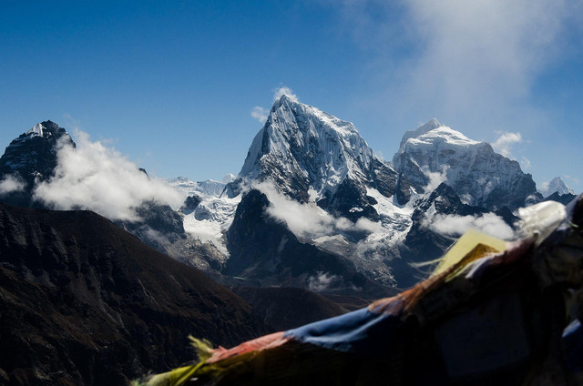Ilustrasi misteri Gunung Everest. Foto: Pixabay.com/abhishek91yo