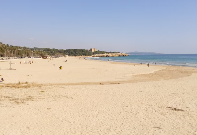 pantai karang papak. Foto Hanya Ilustrasi Bukan Tempat Sebenarnya. Sumber Foto: Unsplash/JOE Planas