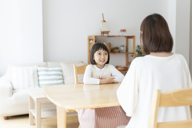 Ilustrasi Melatih Kemandirian Anak Tanpa Paksaan. Foto: takayuki/Shutterstock