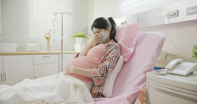 Gugup Menjelang Melahirkan? Kenali Penyebab dan Cara Menghadapinya! Foto: aslysun/Shuttterstock