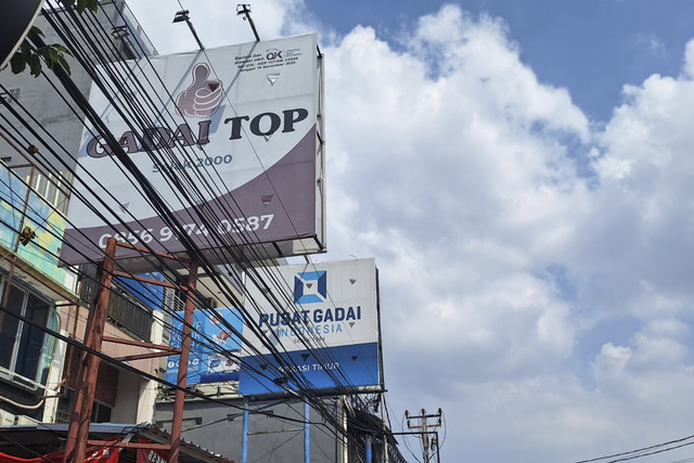 Maraknya Perusahaan Gadai. Foto: Aurelia Lucretie/kumparan