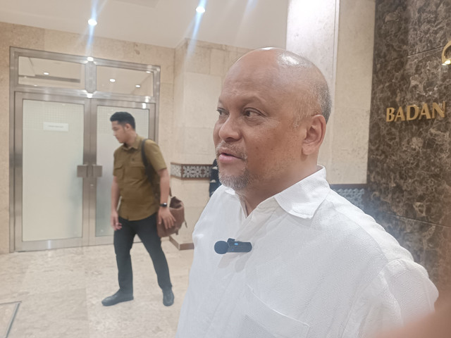 Ketua Tim Pelaksana WANTIKNAS Ilham Akbar Habibie saat peluncuran chatbot berbasis AI di Masjid Istiqlal, Jakarta Pusat, Rabu (9/7). Foto: Nasywa Athifah/kumparan