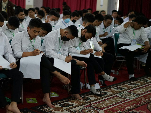 Ilustrasi Peserta Pendaftaran Sekolah Kedinasan. Foto: unsplash.com/HerlambangTinasihGusti