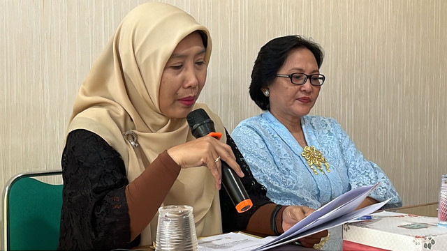 Kepala Bidang Pencegahan, Pengendalian Penyakit, dan Pengelolaan Data dan Sistem Informasi Kesehatan Dinkes Kota Yogyakarta, Lana Unwanah, dalam jumpa pers di Kantor Diskominfosan Kota Yogyakarta, Kamis (10/7). Foto: Pandangan Jogja/Gigih Imanadi Darma