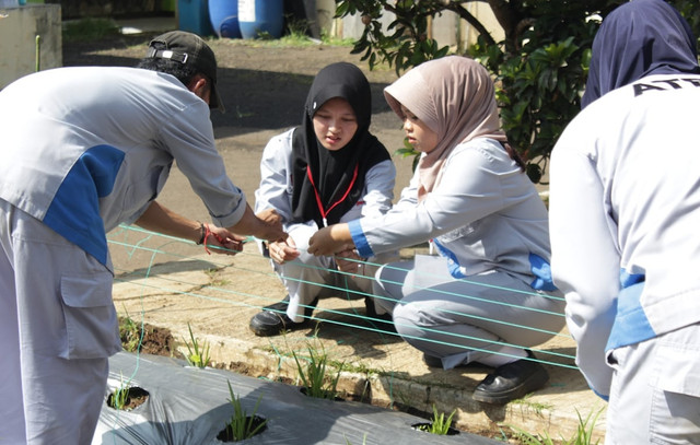 Ilustrasi Hal yang Tidak Termasuk dalam Experiential Learning                                              Sumber Unsplash/SMKN 1 Cibadak