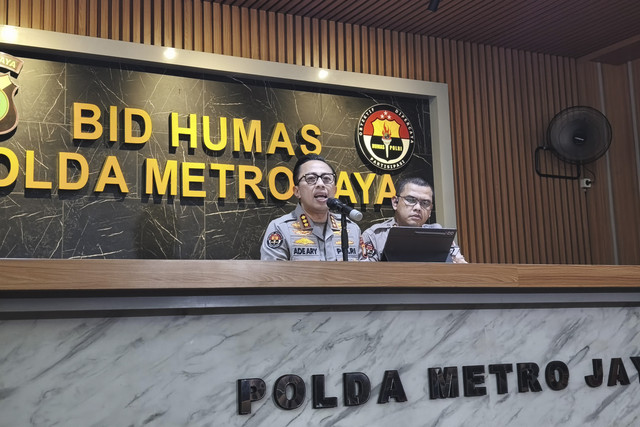 Kabid Humas Polda Metro Jaya Kombes Pol Ade Ary Syam Indradi  di Polda Metro Jaya, Jumat (11/7/2025). Foto: Thomas Bosco/kumparan