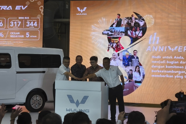 Wuling Motors Indonesia merayakan hari jadi ke-8 tahun bersamaan dengan pengenalan model baru Wuling BinguoEV dan Wuling Mitra EV. Foto: Sena Pratama/kumparan