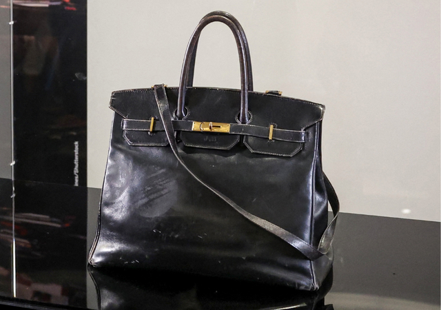 Tas Hermès Birkin pertama di dunia terjual dengan harga fantastis. Foto: AFP