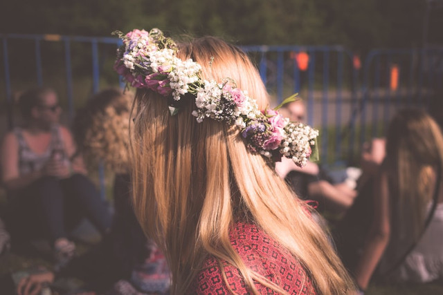 Ilustrasi Penjelasan Ending Midsommar. Foto: Unsplash/ freestocks.