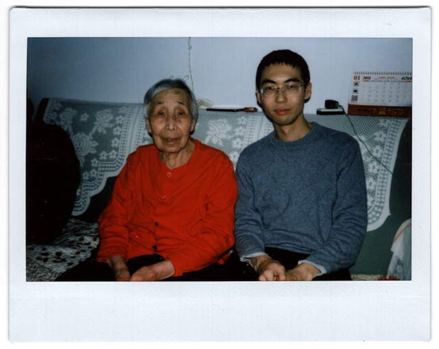 Ilustrasi Film yang Mirip How to Make Millions Before Grandma Dies. Unsplash.com/Quan Jing