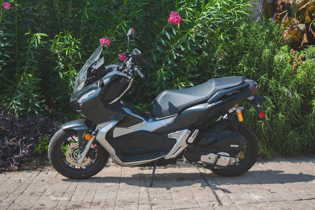 ilustrasi cara reset oil change pcx 160. Unsplash/S. Laiba Ali