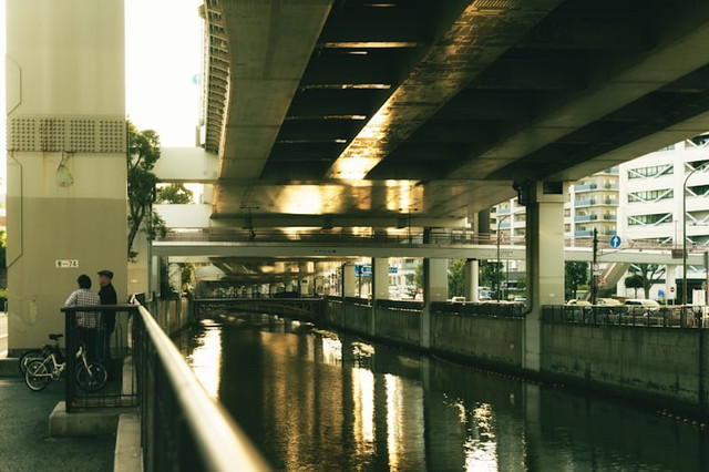 Underpass MM2100. Foto hany ilustrasi bukan tempat sebenarnya. Sumber: Unsplash/ayumi kubo