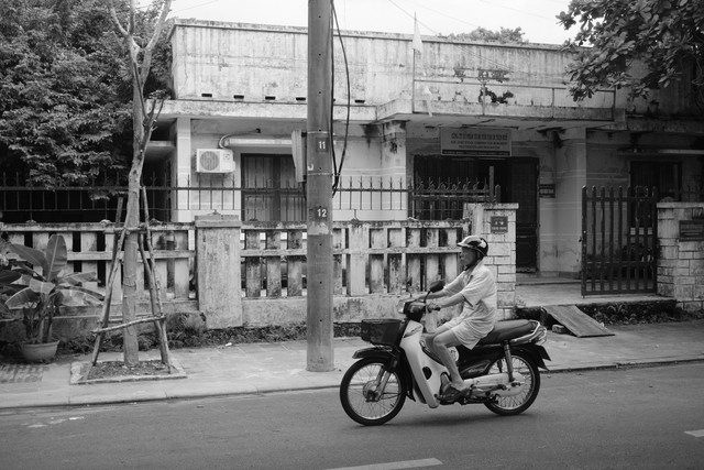 Ilustrasi Motor bebek paling irit - Sumber: unsplash.com/@erikfiala