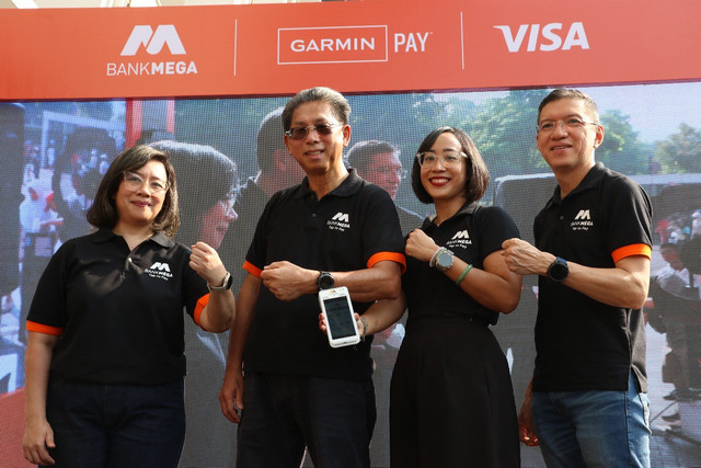 Konferensi pers peluncuran teknologi “Tap to Pay with Garmin Pay” Bank Mega, Visa, dan Garmin di Lobi Timur Stadion Utama Gelora Bung Karno, Senayan, Sabtu (12/7). Foto: Garmin