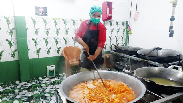 Program pendanaan dari BRI berhasil membantu tantangan modal yang dialami Engga, UMKM penyuplai ikan untuk program MBG di Ogan Ilir, Sumatera Selatan. Foto: dok. BRI