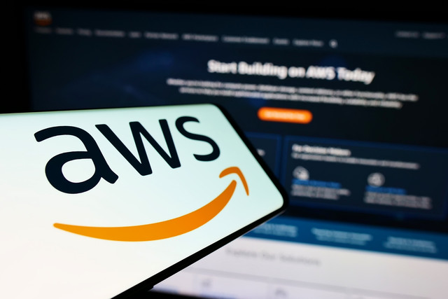 Ilustrasi Amazon Web Service. Foto: Shutterstock