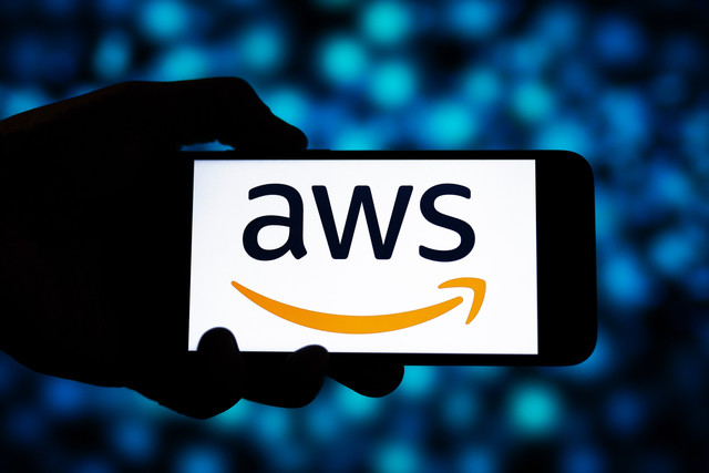 Ilustrasi Amazon Web Service. Foto: Shutterstock