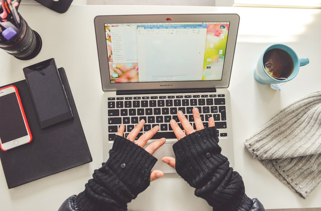 Ilustrasi Cara Menambahkan Halaman di Word   Sumber Unsplash/Romain V