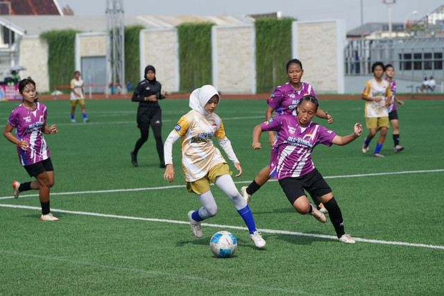 All Stars Bandung dan All Stars Tangerang sedang bertanding di partai final HYDROPLUS Piala Pertiwi U14 & U16 2025 All Stars. Foto: Dok. Hydroplus Piala Pertiwi