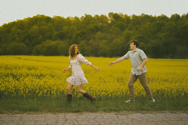 Ilustrasi untuk sinopsis My Oxford Year. Foto: Unsplash/Brooke Balentine