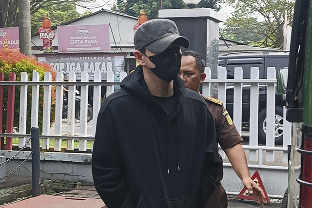 Jonathan Frizzy tiba di Lapas Pemuda Kelas II Tangerang, Senin (14/7/2025). Foto: Giovanni/kumparan