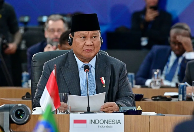 Presiden RI Prabowo Subianto menghadiri sesi pleno Konferensi Tingkat Tinggi (KTT) BRICS 2025 yang digelar di Museum of Modern Art (MAM), Rio de Janeiro, Brasil, Minggu (6/7/2025). (ANTARA/HO-Biro Pers Sekretariat Presiden)