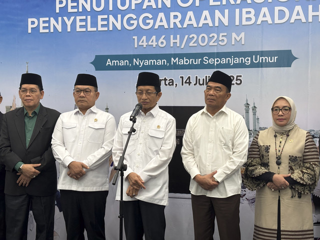 Menag Nasaruddin Umar saat konpers penutupan operasional penyelenggaraan haji 2025 di Jakarta, Senin (14/7/2025). Foto: Moh Fajri/kumparan