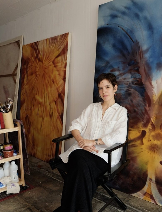 Barbara Kramptonning yalangoch fotosuratlari