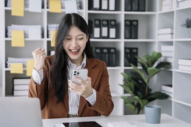 Cerahkan gaji dan masa depan dengan payroll BRI. Foto: Shutterstock
