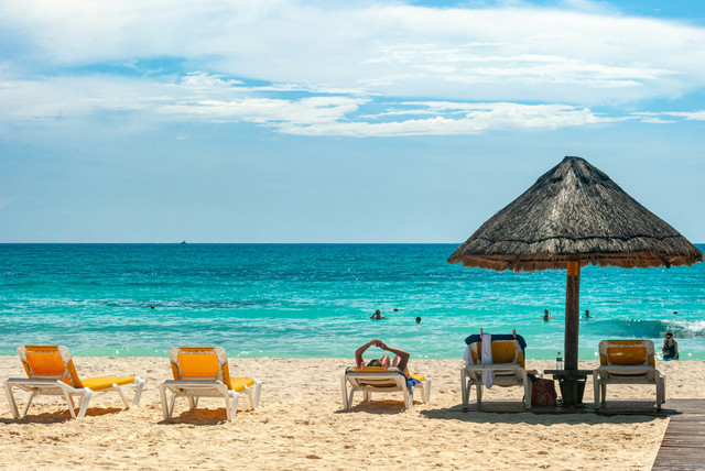 Ilustrasi perbedaan vacation dan holiday. Foto: Unsplash