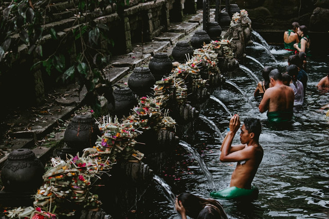 Tempat melukat di Bangli, foto hanya ilustrasi, bukan tempat sebenarnya: Unsplash/Florian GIORGIO